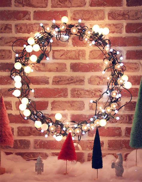 DIY Light String Christmas Wreath - A Bubbly Life