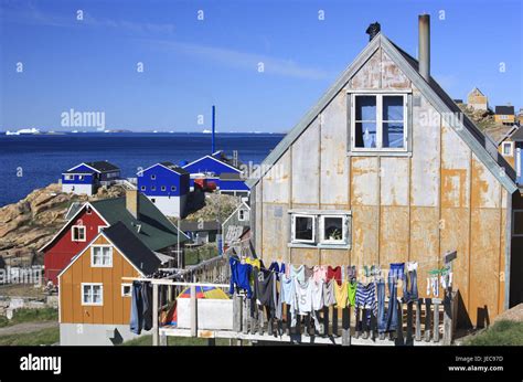 Greenland, Upernavik, residential houses, clothesline, clothes, North ...