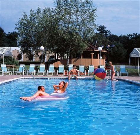 Paradise Stream Resort, Mount Pocono - Compare Deals