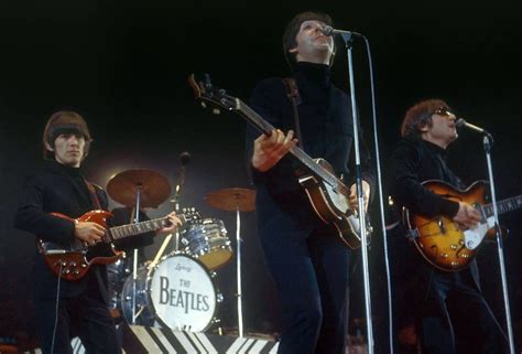 Beatles Archive on Twitter | The beatles, The beatles live, Beatles pictures