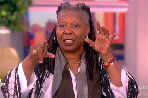 'The View' audience member helps Whoopi Goldberg with Oscars date