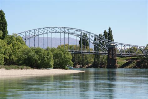 Alexandra Bridge, Clutha River, Central Otago - www.roxburghgorgetrail.co.nz South Pacific ...