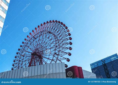 The Red Hep Five Ferris Wheel Stock Image - Image of tourism, play ...