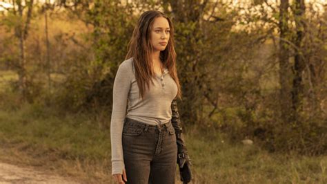 'Fear the Walking Dead': Alycia Debnam-Carey on Alicia's 'Beautiful ...