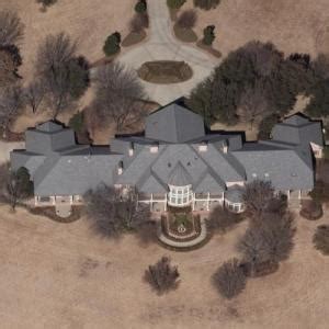 Kenneth Copeland's house in Newark, TX - Virtual Globetrotting