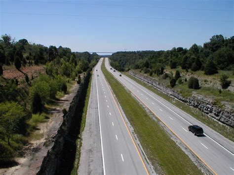 KentuckyRoads.com - Image Library - William H. Natcher Parkway - Glen Lily Road Overpass - p6170002