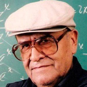 Jaime Escalante - Trivia, Family, Bio | Famous Birthdays