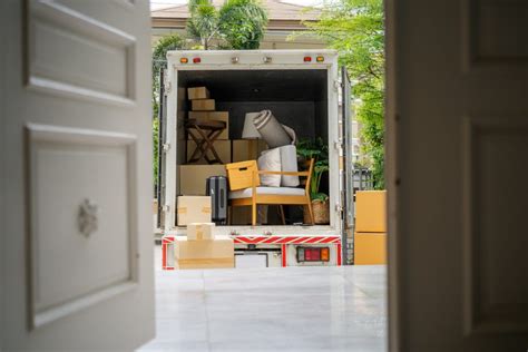 How to Maximize Space in Your Moving Truck | Elite Truck Rental ...