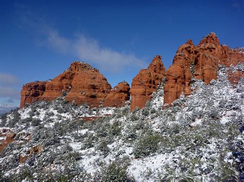 Eroded red rock ridge: Bear Mountain Trail, Sedona, Arizona