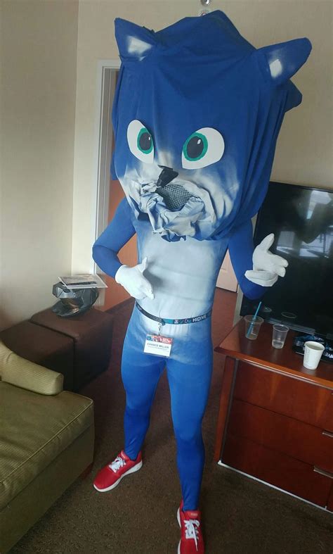 My movie-version Sonic cosplay but I ran out of time and materials and just went with it : r ...