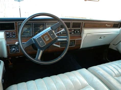 BEAUTIFUL 1988 LINCOLN TOWN CAR ONE OWNER WHITE LEATHER SEATS for sale: photos, technical ...