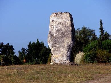 Menhir de Peyrefitte à Saint-Sulpice-de-Faleyrens | Musée du Patrimoine ...