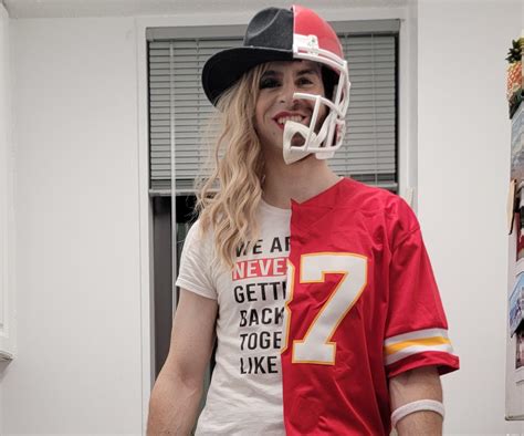 Taylor Swift / Travis Kelce Mashup Costume : 14 Steps (with Pictures ...