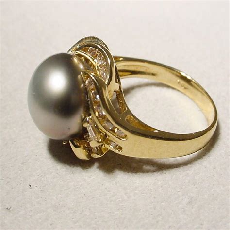 Pretty Tahitian Black Pearl Ring with 18KT Yellow Gold -- Diamond ...