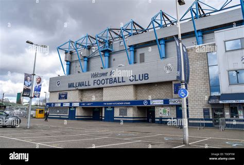 Millwall fans hi-res stock photography and images - Alamy