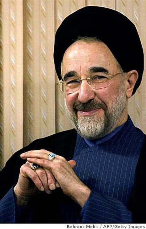 Reformist Khatami quits Iran presidential race