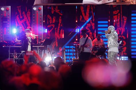 CLEVELAND, OHIO – OCTOBER 30: Eminem (L) and LL Cool J perform onstage ...