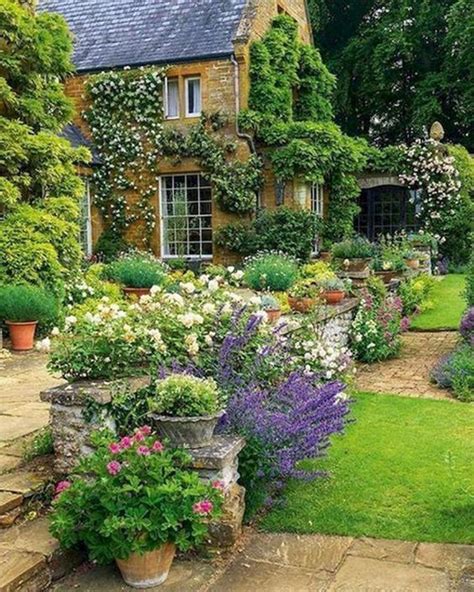 30 Modern Cottage Garden Ideas To Beautify Your Outdoor | HomeMydesign