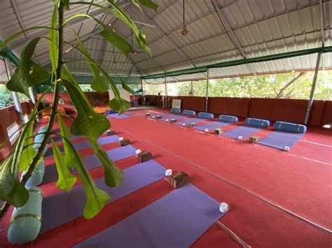 Yoga Shala in Kerala - Devvrat Yoga Sangha