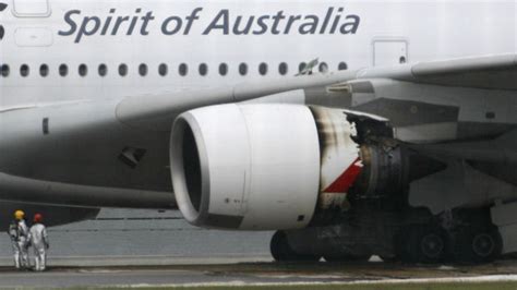 Qantas plane makes emergency landing – Channel 4 News