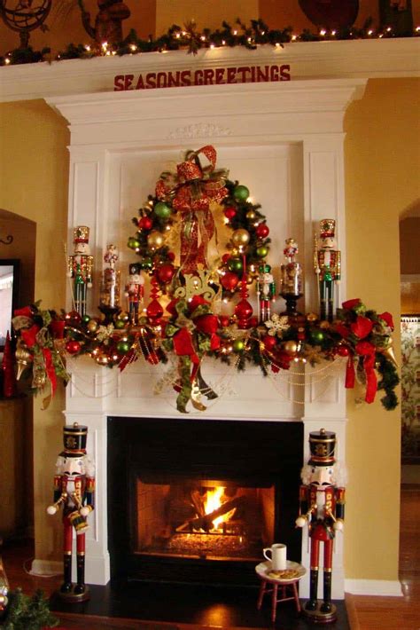 50+ Absolutely fabulous Christmas mantel decorating ideas