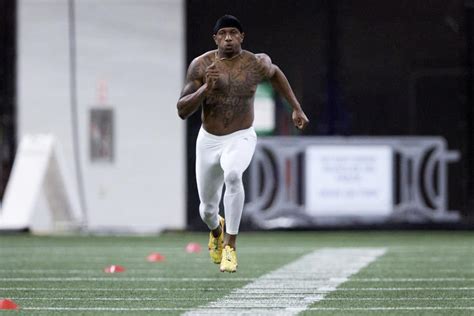 Michael Penix shows off athleticism at pro day with impressive 40-yard dash, vertical jump