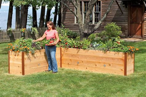 Elevated Cedar Raised Garden Beds | The Green Head