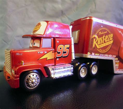 Disney Store Exclusive! Pixar Mack Lightning McQueen Runaway Racer Truck Hauler | #1798225329