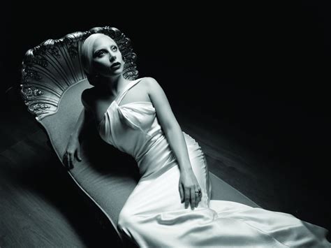 Lady Gaga as The Countess | American Horror Story Hotel Season 5 Character Pictures | POPSUGAR ...