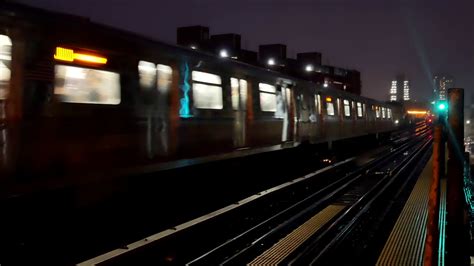 New York Subway Elevated Train with Third Rail Sparks (night) - YouTube