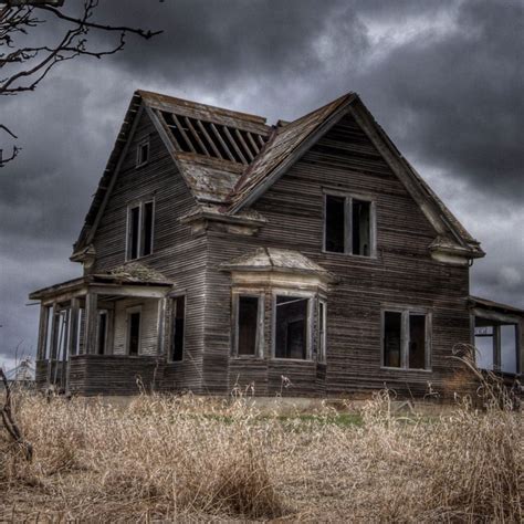 Real Haunted Houses With Real Ghosts