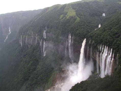 10 Waterfalls in Hawaii That’ll Take Your Breath Away | Hawaii Recovery