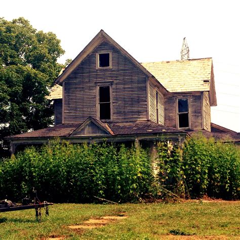 Abandoned Farm House, Muncie, IN | Abandoned farm houses, Abandoned mansions, Old abandoned houses