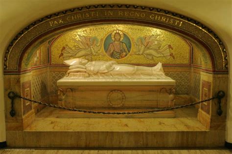 Where are popes buried? - Pope Web - Vatican 2023