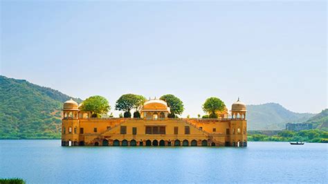 15 Famous Tourist Places to visit in Jaipur - visiting places in Jaipur with picture