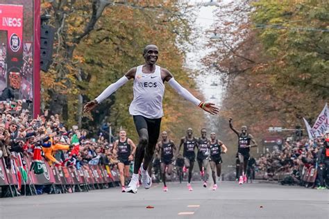 Sub-two marathon: Eliud Kipchoge´s record in numbers