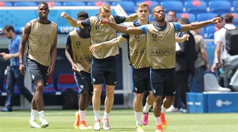 Euro 2016: Patrice Evra urges France teammates to ‘wake up’ before ...