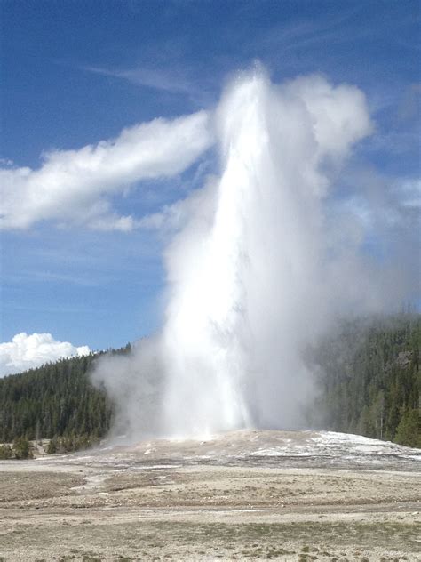 Old Faithful, Yellowstone | Old faithful, Natural landmarks, Yellowstone