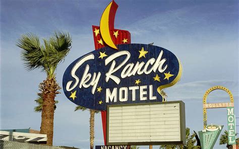 Vintage Motel Signs Reveal America's Love Affair With the Road