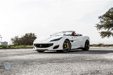 Ferrari Portofino White Modulare S32 Wheel | Wheel Front