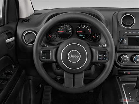 2016 Jeep Compass: 63 Interior Photos | U.S. News