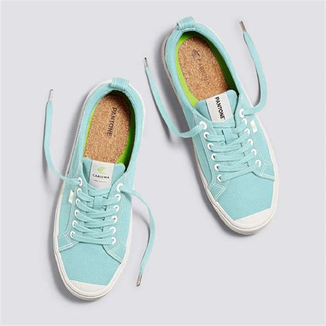 The Cariuma x Pantone Sneakers Are a Travel Must-have