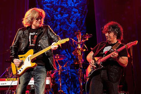 Hall and Oates Announce Modified 2021 Tour Dates