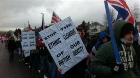 Londonderry loyalist flag protest passes peacefully - BBC News