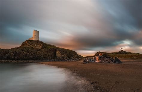 Ynys Llanddwyn Island Lighthouse | Island lighthouse, Lighthouse, Island