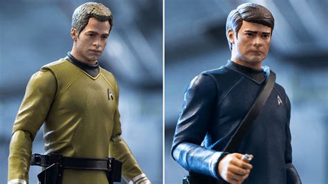 Star Trek 2009 - Captain Kirk and Dr. McCoy Figures by Hiya Toys - The ...