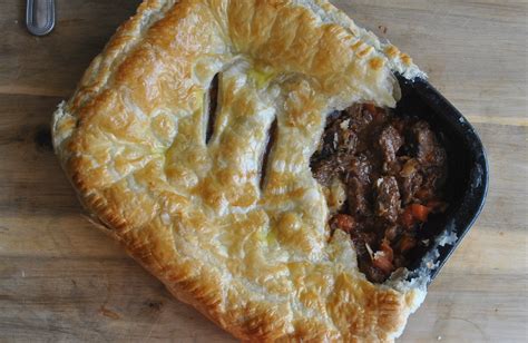 Simple Steak Pie Recipe - Easy meal with puff pastry - Student Recipes - Student Eats