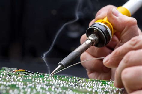 Through-Hole Soldering: A Guide to the Best Practices - VSE