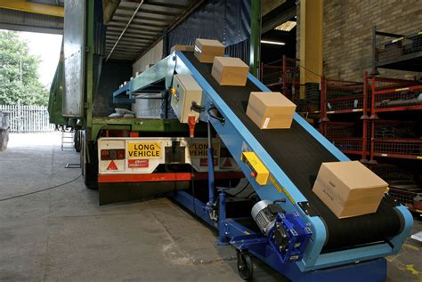 Telescopic Conveyor | Dyno Conveyors - Roller, Belt, Chain and Modular Conveyors » DYNO