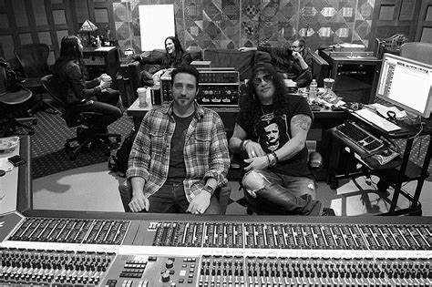 Slash Is Recording a New Solo Album